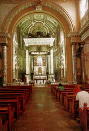 Altar mayor del Santuario de Nuestra Seora del Roble. Foto de R. Garca